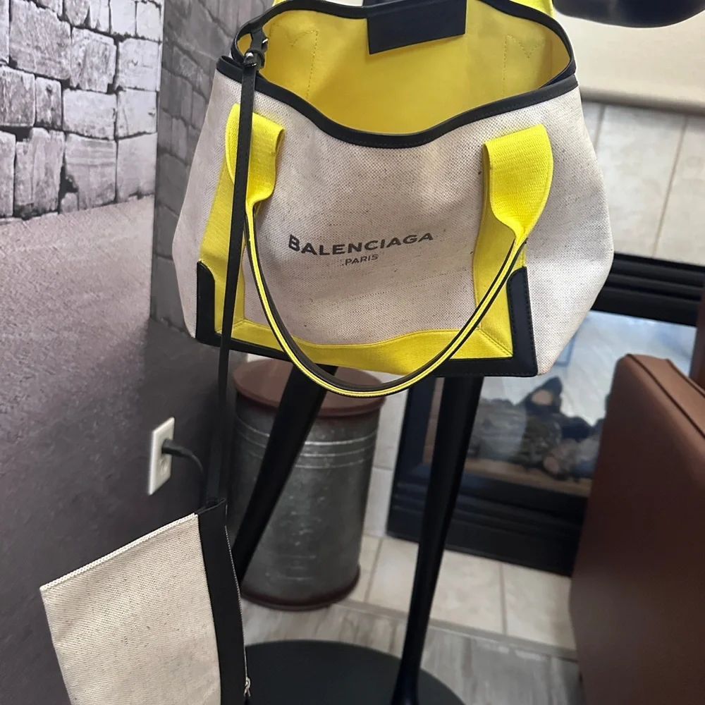 Balenciaga Beige and Yellow Tote - Picture 3 of 16